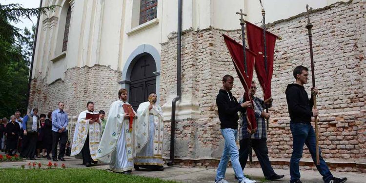 Prenos moštiju svetog oca Nikolaja: Seoska, hramovna slava i praznik opštine Opovo